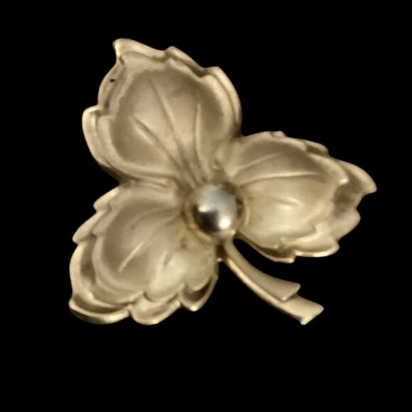 Vintage Oak Leaf Brooch Pin 2.5" Wide Gold Tone Unsigned - Picture 2 of 6